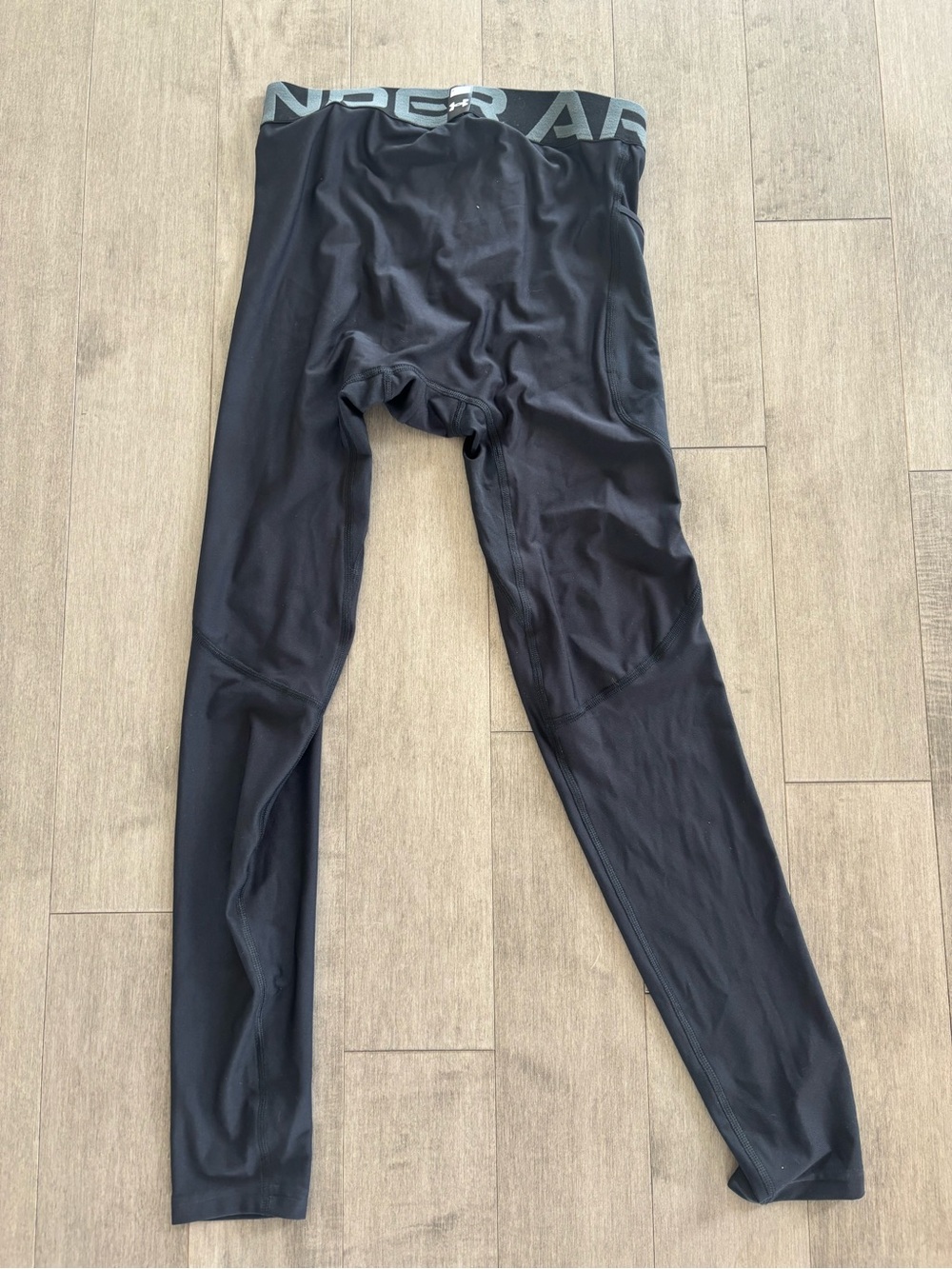 Under Armour Black Men’s Performance Compression Tights - Picture 6 of 9